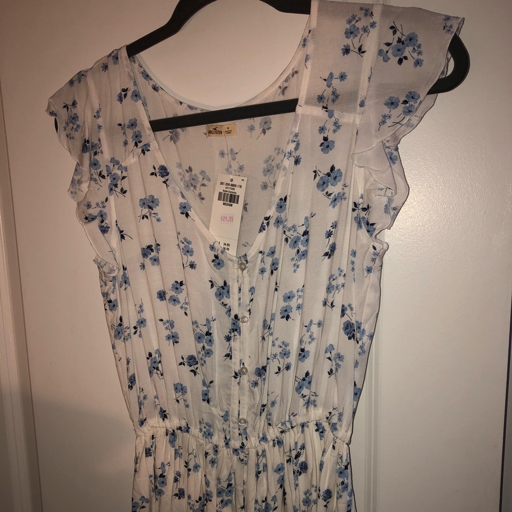 Hollister Dress NWT - Picture 2 of 8